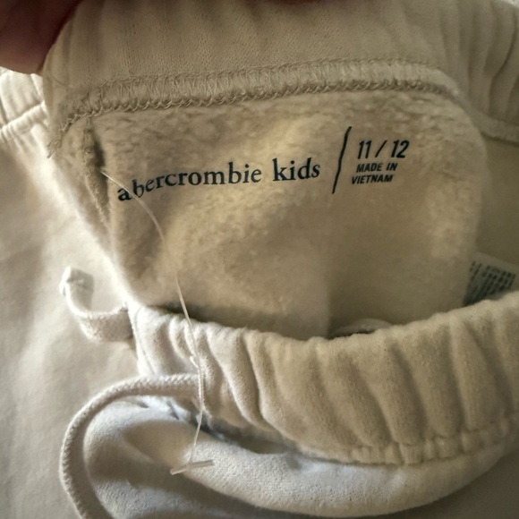 Abercrombie Kids Jogger Pants - Picture 3 of 3